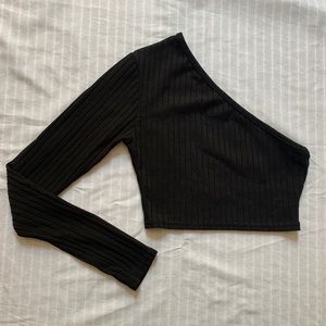 Long sleeve asymmetric top.